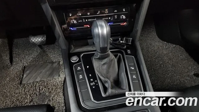 Volkswagen Passat — Фото автомобиля 9