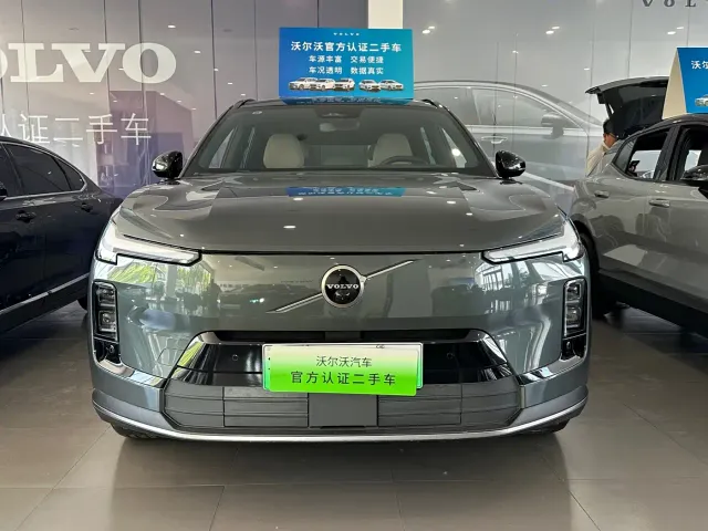 Volvo XC70 Plug-in Hybrid — Фото автомобиля 2