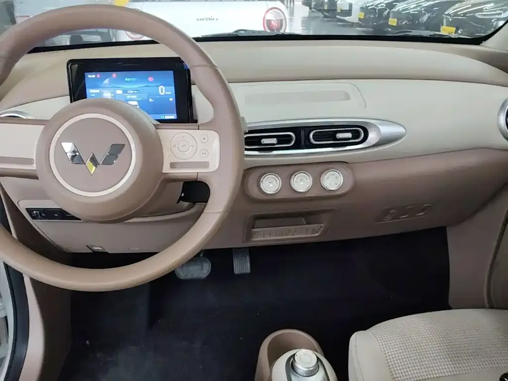 Wuling Motors Hongguang MINIEV 2025 4-Door Advanced — Фото автомобиля 9