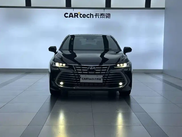 Toyota Avalon — Фото автомобиля 2