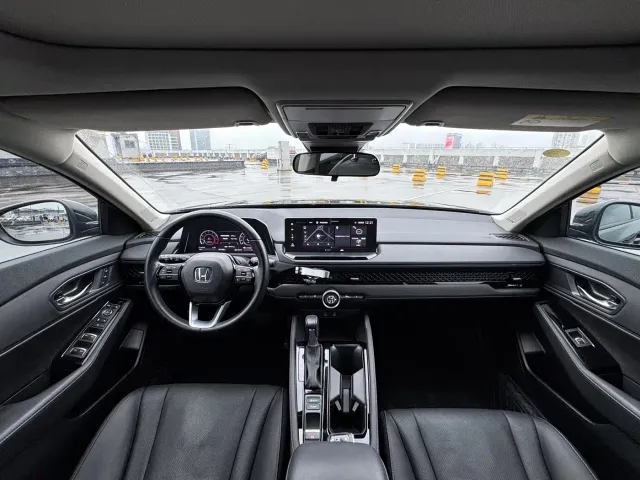Honda Accord — Фото автомобиля 7