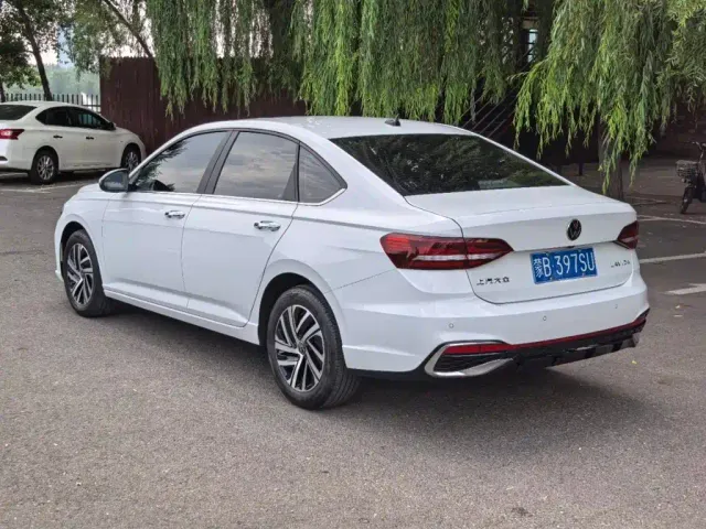 Volkswagen Lavida — Фото автомобиля 9