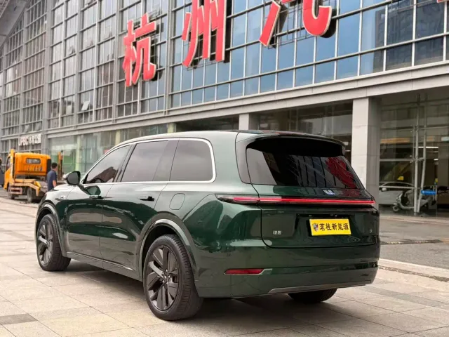 Li Auto L9 — Фото автомобиля 5