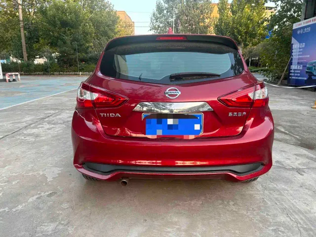 Nissan Tiida — Фото автомобиля 5