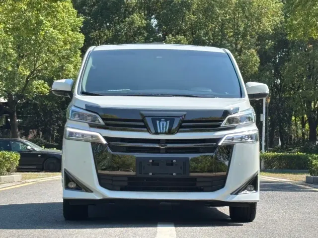 Toyota Vellfire — Фото автомобиля 2