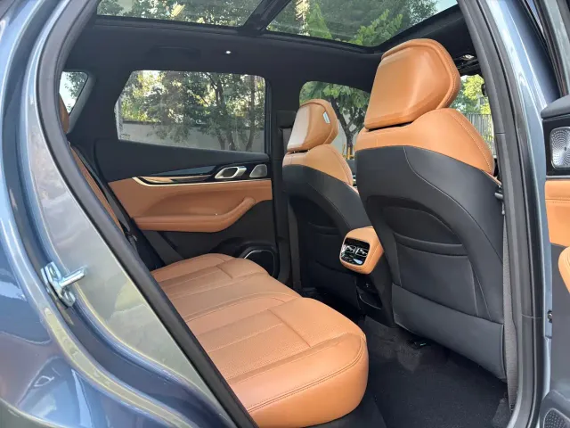 Geely Boyue L — Фото автомобиля 27