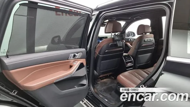 BMW X7 — Фото автомобиля 12