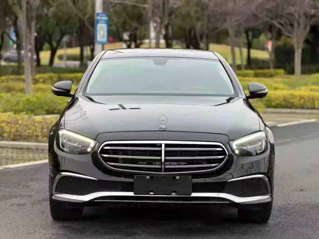 Mercedes-Benz E-Class — Фото автомобиля 2