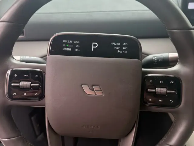 Li Auto MEGA — Фото автомобиля 7