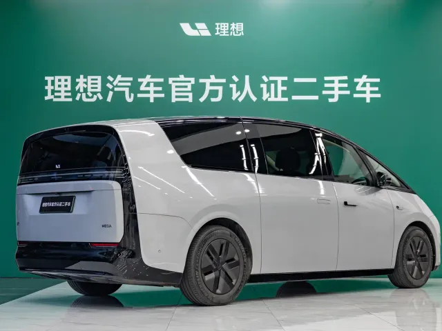 Li Auto MEGA — Фото автомобиля 10