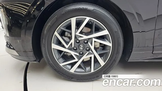 Hyundai Grandeur Grandeur (GN7) 2.5 Бензин 2WD — Фото автомобиля 5
