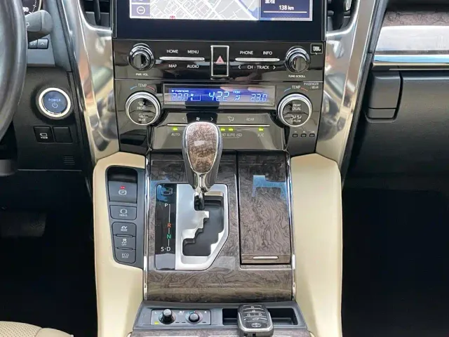Toyota Vellfire — Фото автомобиля 22