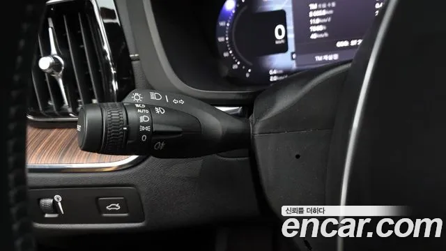 Volvo XC60 2nd Gen — Фото автомобиля 29