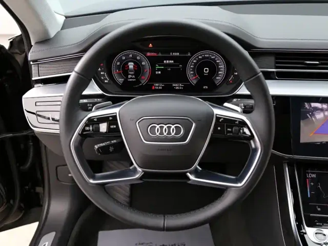 Audi A8 — Фото автомобиля 15