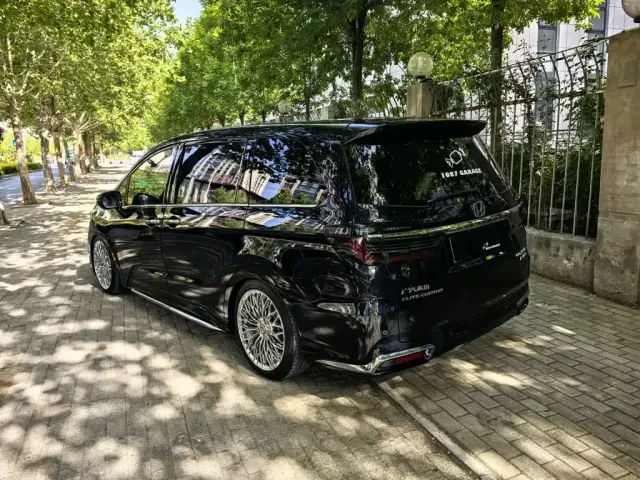 Honda Odyssey 2022 2.0L e:HEV Sharp·Luxury 4-Seater Edition — Фото автомобиля 8