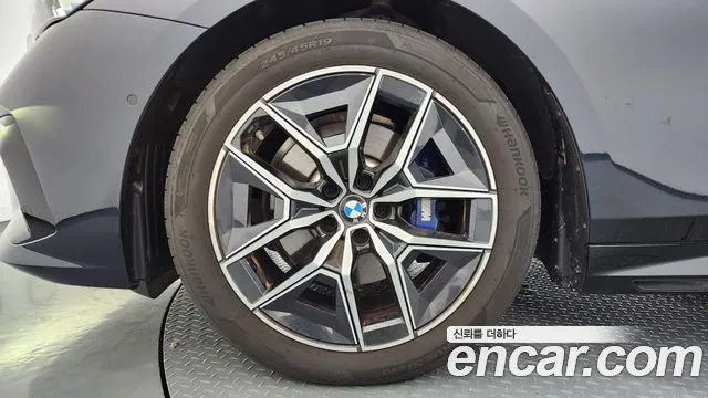 BMW 5 Series G60 — Фото автомобиля 5