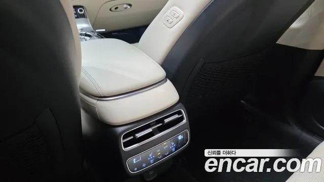 Genesis GV70 — Фото автомобиля 25