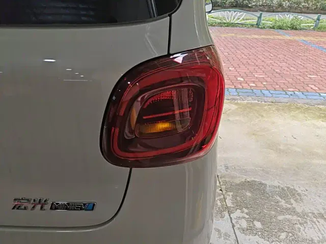 Wuling Hongguang Mini EV — Фото автомобиля 23