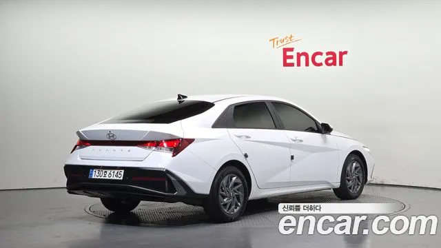 Hyundai AVANTE — Фото автомобиля 2