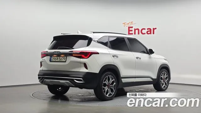 Kia Seltos Seltos Бензин 1.6 турбо 2WD — Фото автомобиля 2