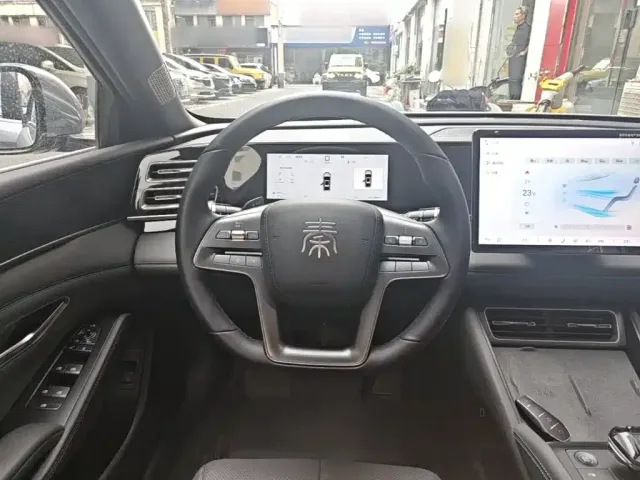 BYD Qin L — Фото автомобиля 10