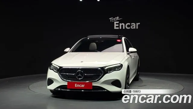 Mercedes-Benz E-Class — Фото автомобиля 3