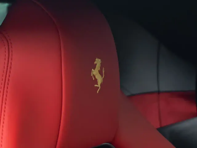 Ferrari SF90 — Фото автомобиля 15