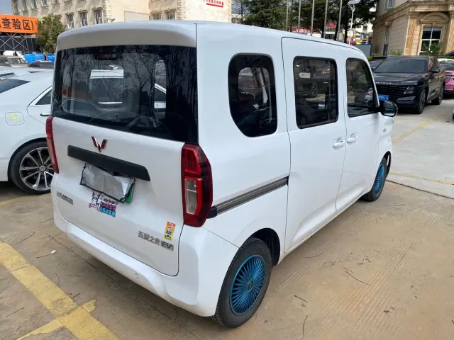 Wuling Zhiguang NEV — Фото автомобиля 3