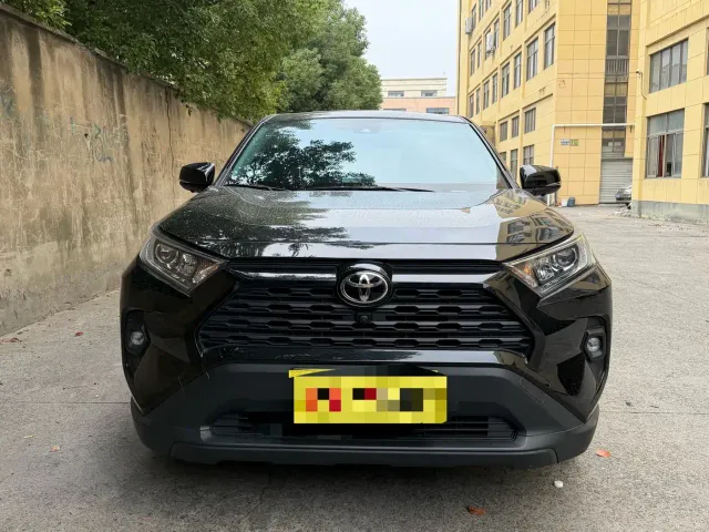 Toyota RAV4 — Фото автомобиля 2