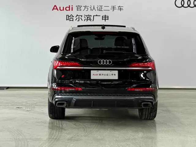 Audi Q7 — Фото автомобиля 4