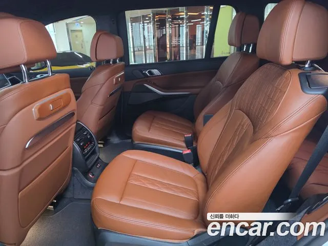 BMW X7 — Фото автомобиля 10