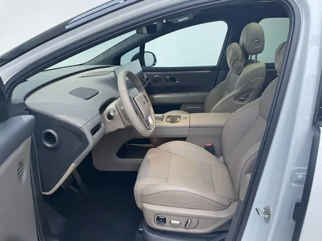 Li Auto i6 — Фото автомобиля 11