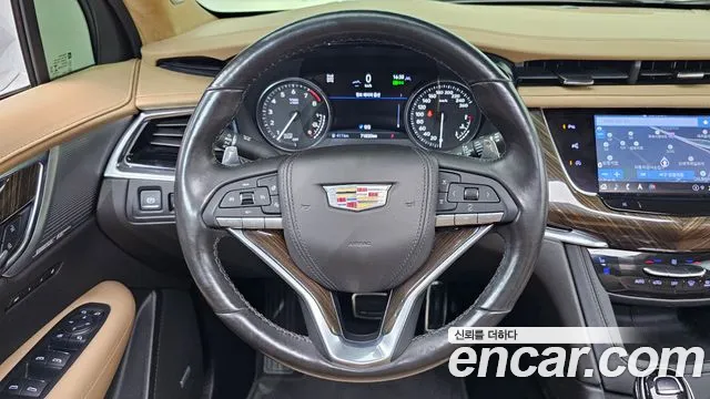 Cadillac XT6 — Фото автомобиля 10