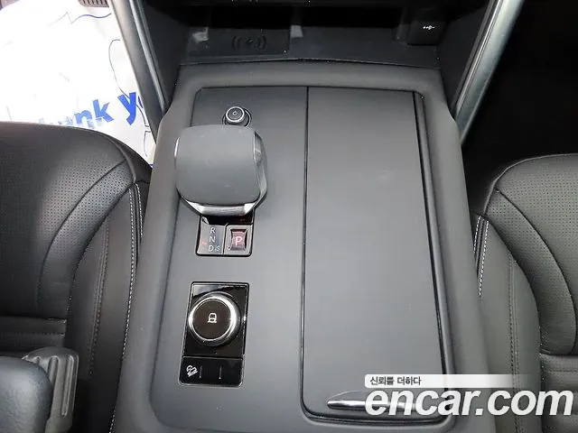 Land Rover Discovery — Фото автомобиля 10