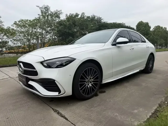 Фотография автомобиля — Mercedes-Benz C-Class