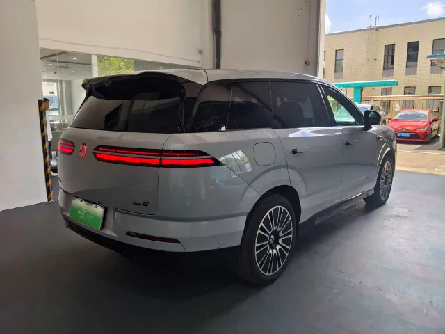 Denza N8L — Фото автомобиля 6