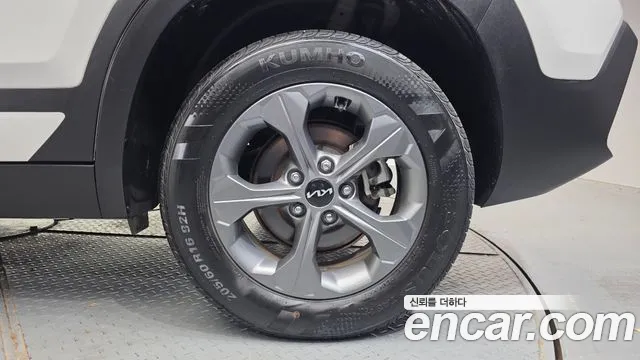 Kia Seltos — Фото автомобиля 6