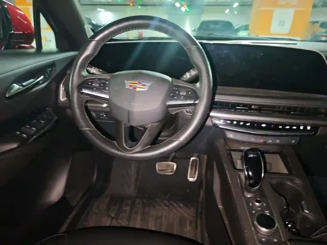Cadillac XT4 — Фото автомобиля 2