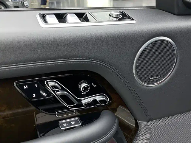 Land Rover Range Rover — Фото автомобиля 24