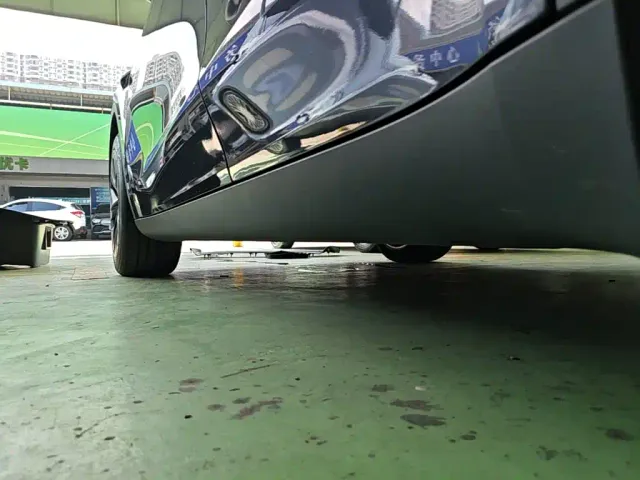 Tesla Model Y — Фото автомобиля 21