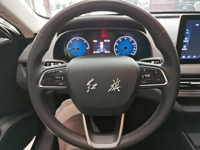 Hongqi E-QM5 — Фото автомобиля 5