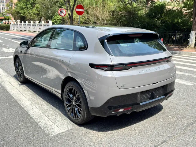 Leapmotor Lafa 5 — Фото автомобиля 6