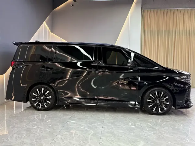 Toyota Alphard — Фото автомобиля 4