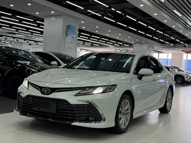 Фотография автомобиля — Toyota Camry