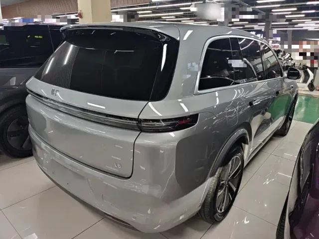 Li Auto L8 — Фото автомобиля 6