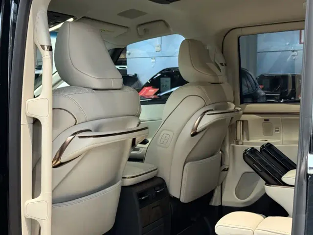Lexus Lexus LM 2023 500h 6-Seater Prestige Edition — Фото автомобиля 20