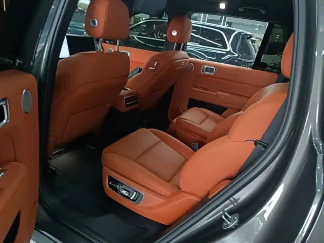 Li Auto L9 — Фото автомобиля 16
