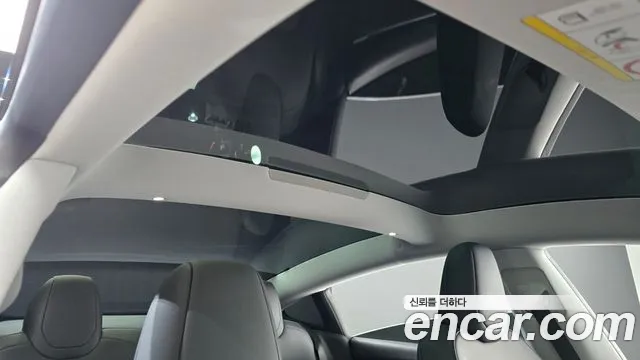 Tesla Model 3 — Фото автомобиля 22