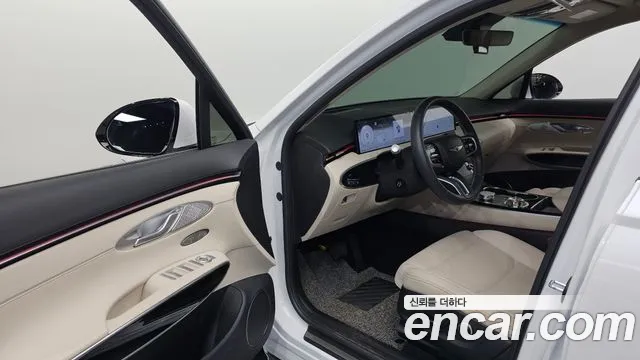 Genesis GV70 — Фото автомобиля 10