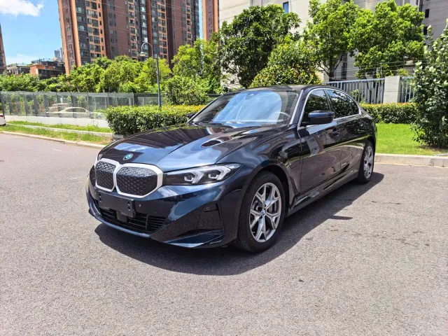 Фотография автомобиля — BMW i3